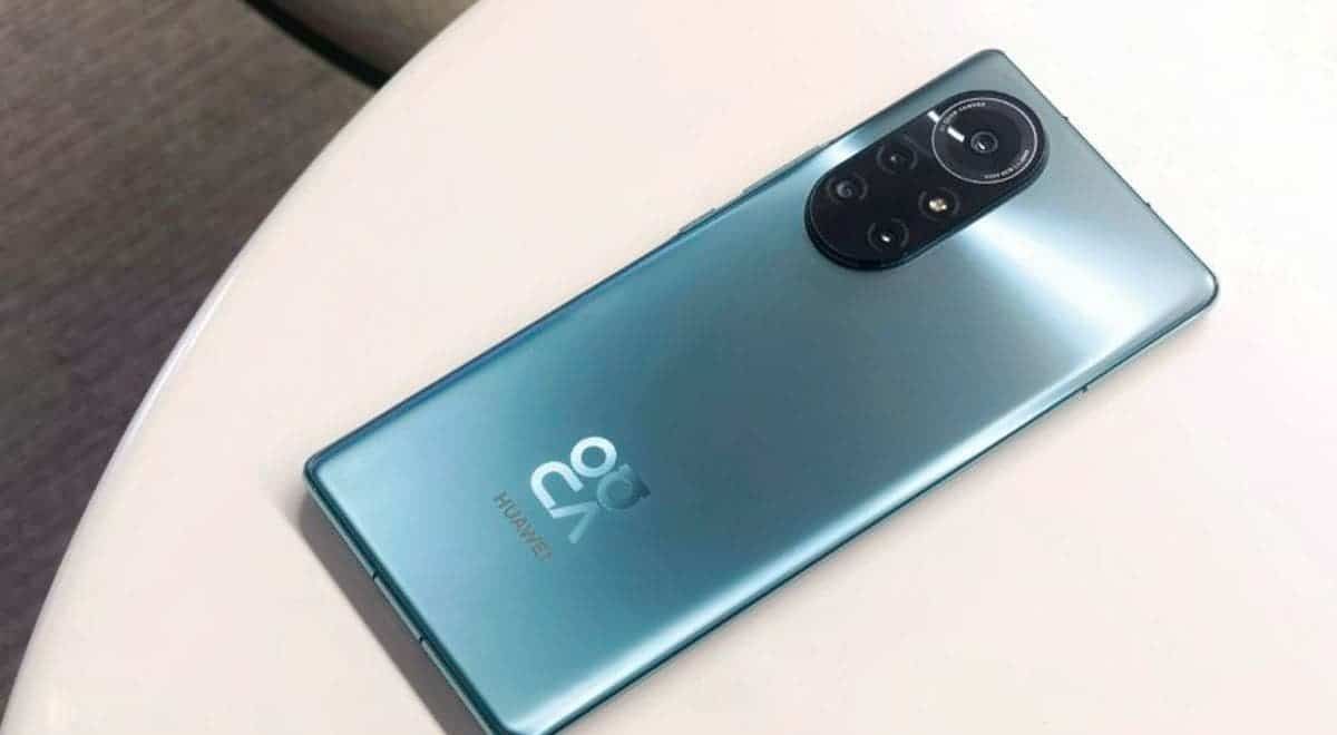 Huawei Nova 8 Pro appears in a series of live pictures