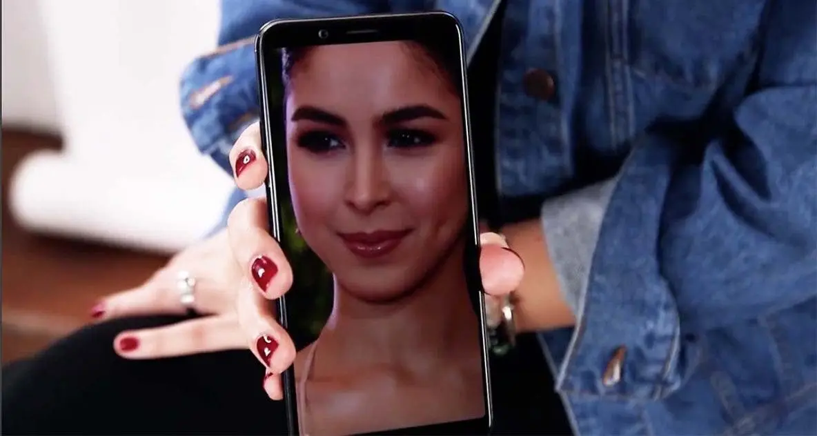 Oppo F5 a.k.a Selfie Expert leaks in videos, photos