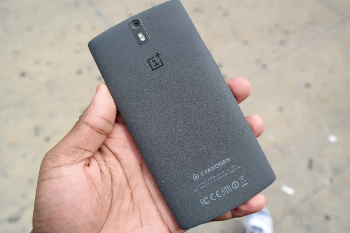 A sandstone OnePlus 5T variant might arrive in the next month