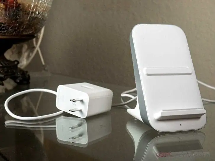 OnePlus Warp Charge 30 wireless charging dock released: delivers up to 50% in 30 minutes
