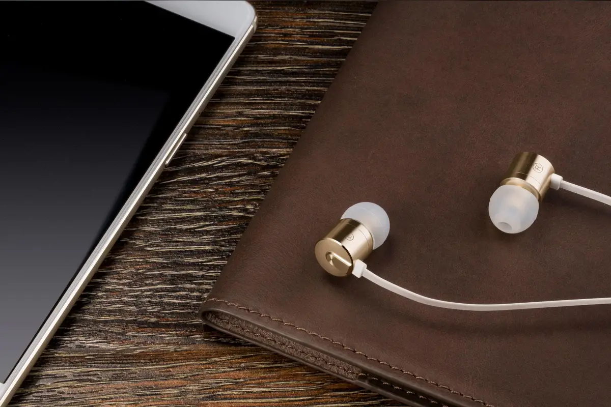 OnePlus unveils the Bullets V2 earphones