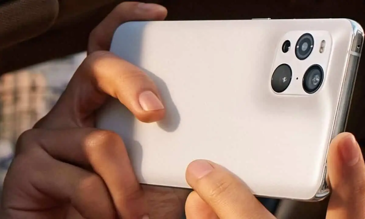 Oppo Find X3 has appeared on live photos