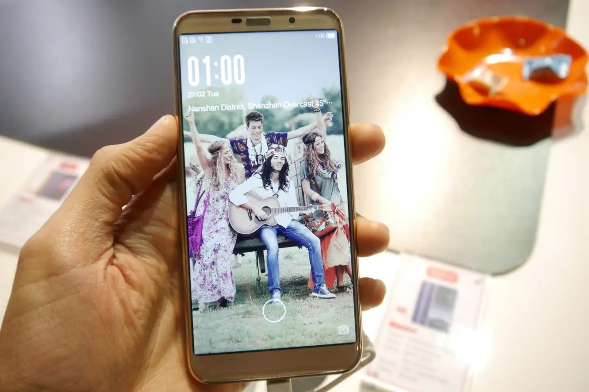 iLA BV206 Launched at MWC 2018 - First Hands-On