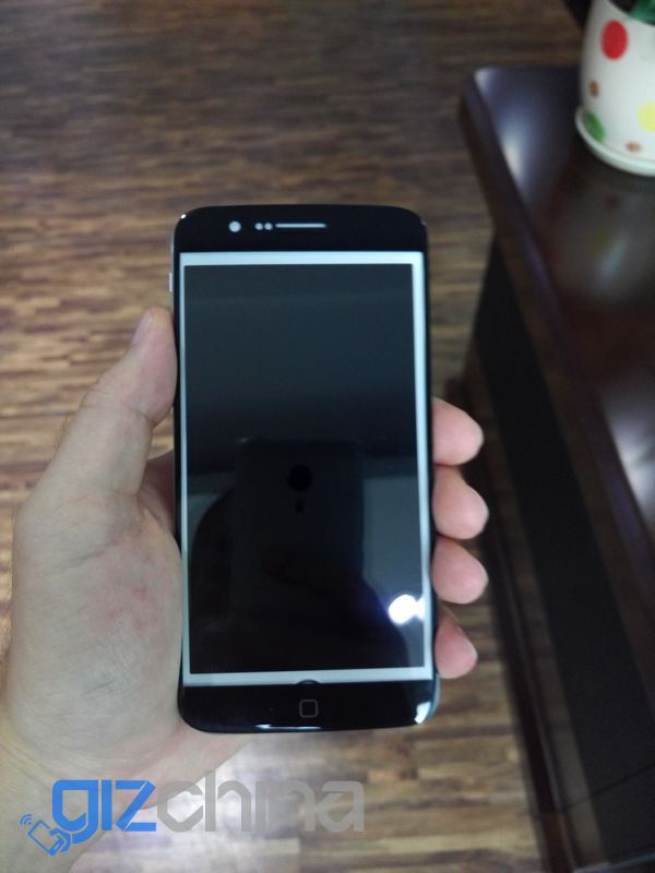 New Elephone measures the same as the iPhone 6 with larger AMOLED display