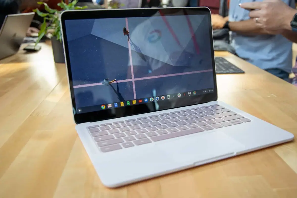 Google officially disbands the Pixelbook team