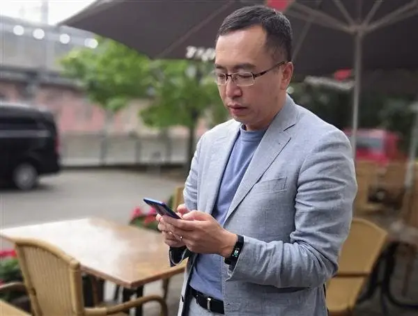 Upcoming Honor Band 4 Spotted on Zhao Ming's Wrist