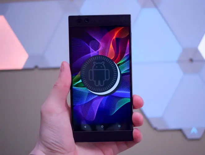 Razer Phone Android 8.1 update is on hold after reports of SIM issues