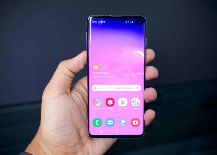 Galaxy S10 in-screen fingerprint reader becomes more responsive