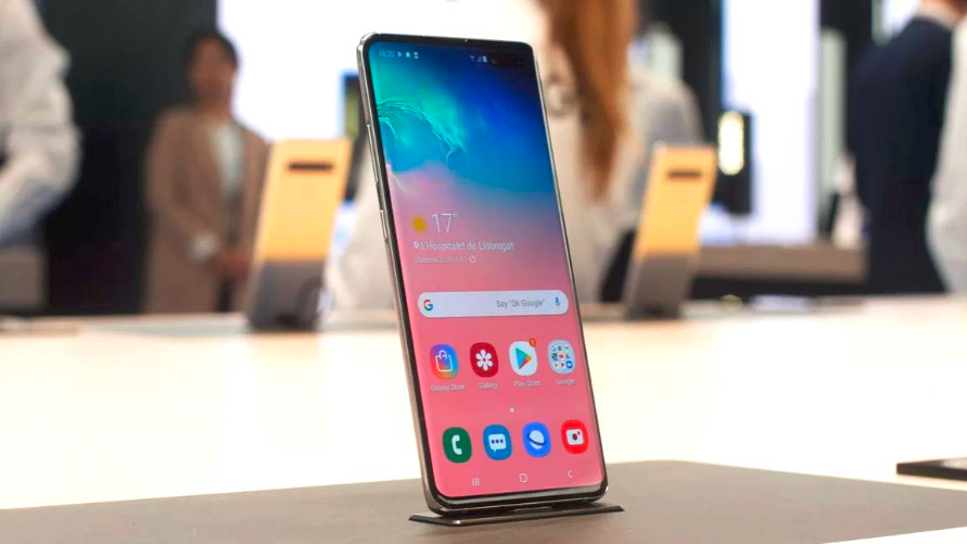 Galaxy S10 5G goes on pre-order in the UK, shipping early in next month