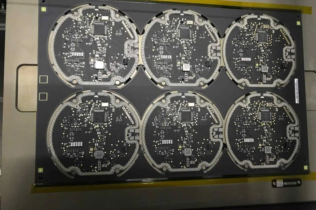 iPhone 8 wireless charging pads appear in leaked photos