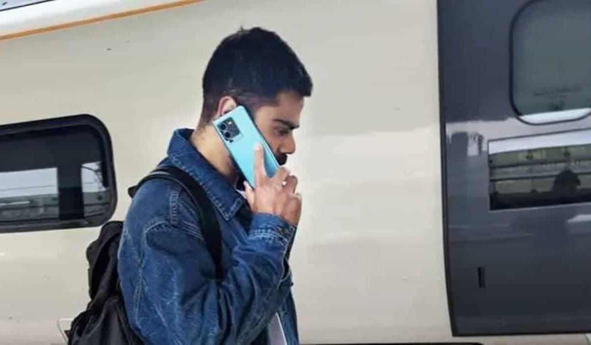 Virat Kohli Gives A Glimpse Into The Vivo V25 Pro Ahead Of India Launch