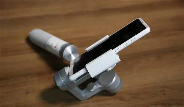 [Deal] Xiaomi Mijia 3 Axis Handheld Gimbal With 5000 mAh Battery From $115.99