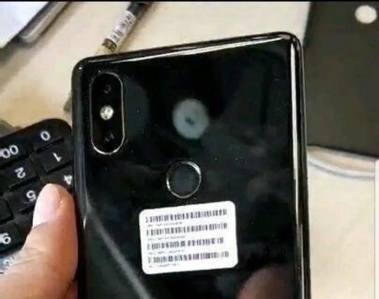 New Leak Reveals Front & Rear Design Of Xiaomi Mi MIX 2S