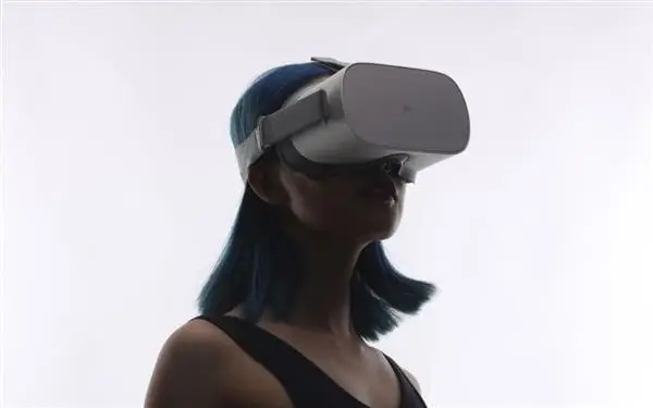 Lei Jun Personally Reduced The Price Of Xiaomi Mi VR Headset At The Last Minute
