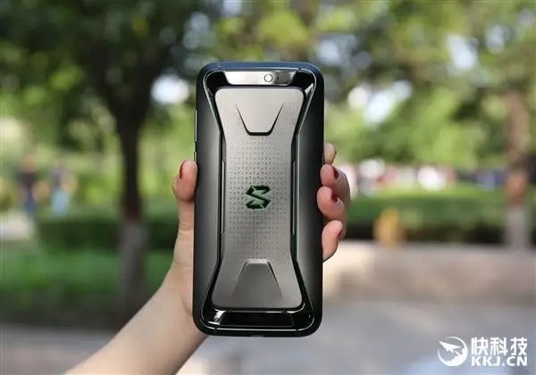 First Batch Of Xiaomi Black Shark Gaming Phone Sold Out In Few Seconds