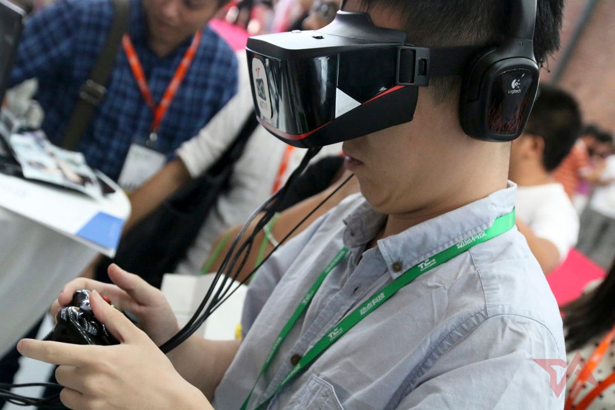 China launches its own “Oculus Rift” thanks to Kickstarter