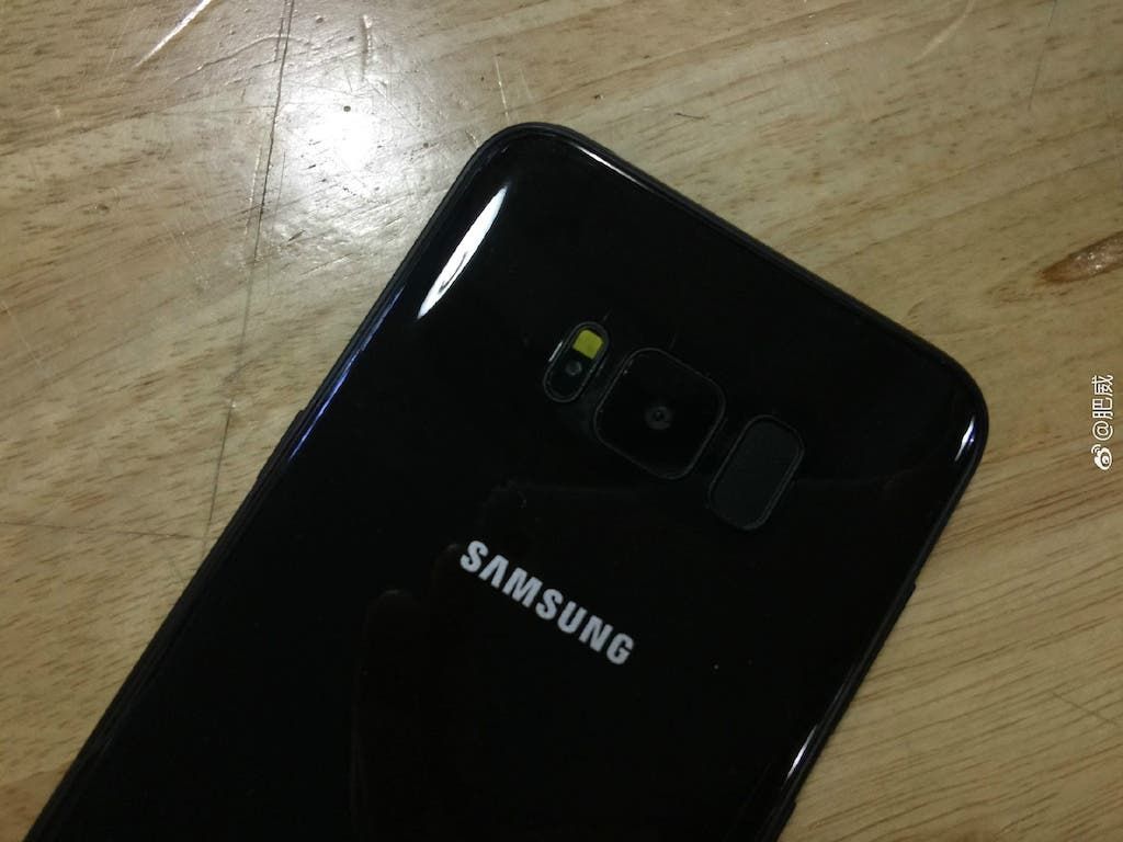 Samsung Galaxy S8 shows up in black in new pictures