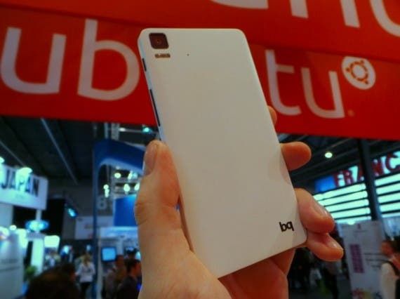 BQ Ubuntu phone prototype spotted at MWC