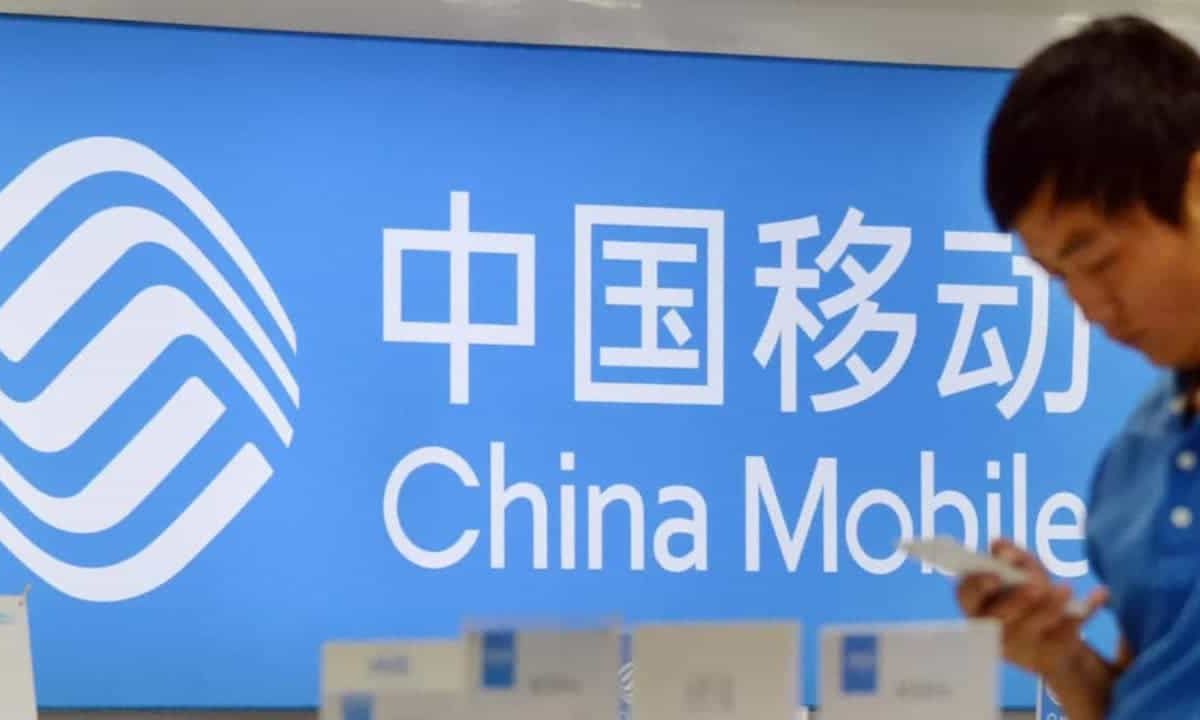 FCC includes China Telecom and China Mobile on its "security risk list"