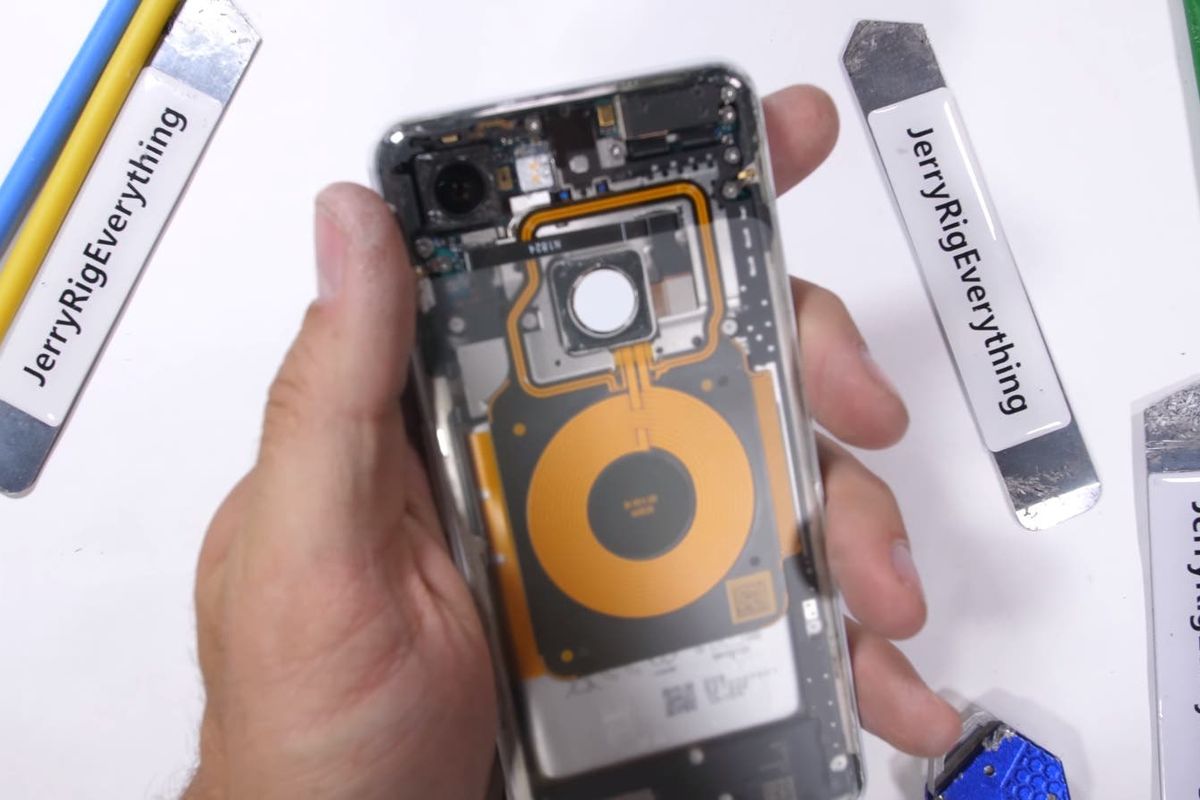 JerryRigEverything's Latest Creation is a Transparent Back Google Pixel 3