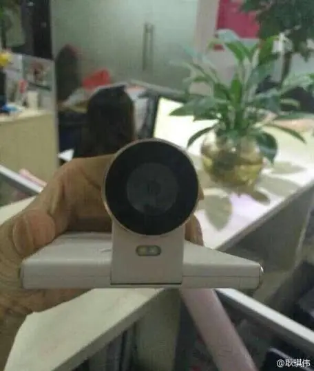 Real photos of the DOOV V1 show off huge rotating camera