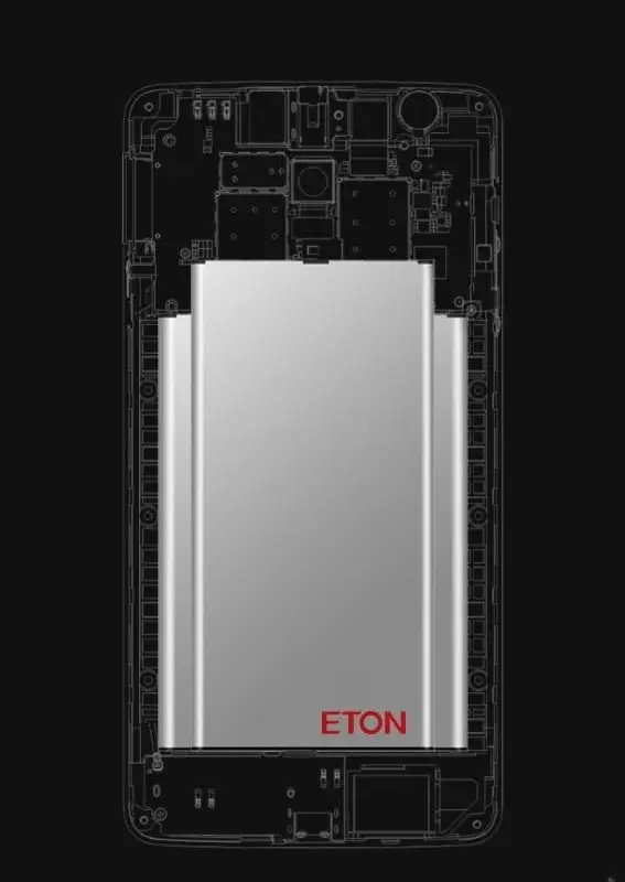 Eton Raytheon has a 5000mAh battery capacity with a claimed 1100 hours of standby
