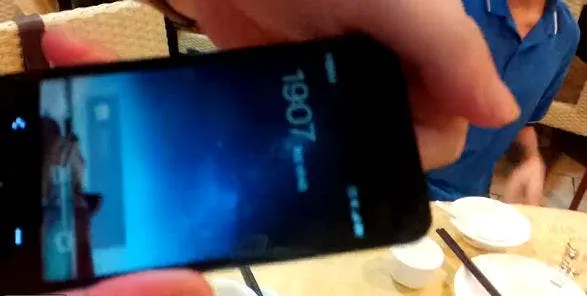 Meizu MX Used as Bottle Opener Running Unreleased FlyMe OS 1.0