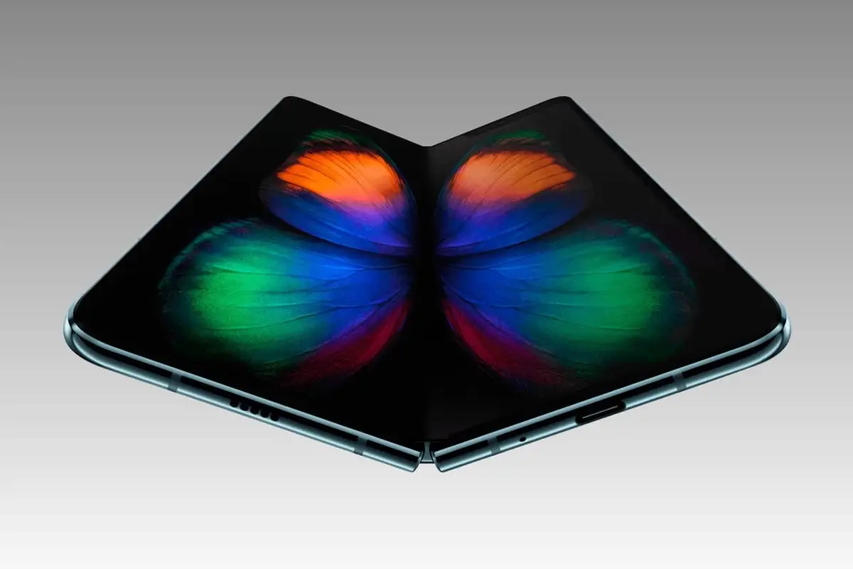 Galaxy Fold (4G) is receiving Android 10-based OneUI 2.1 update
