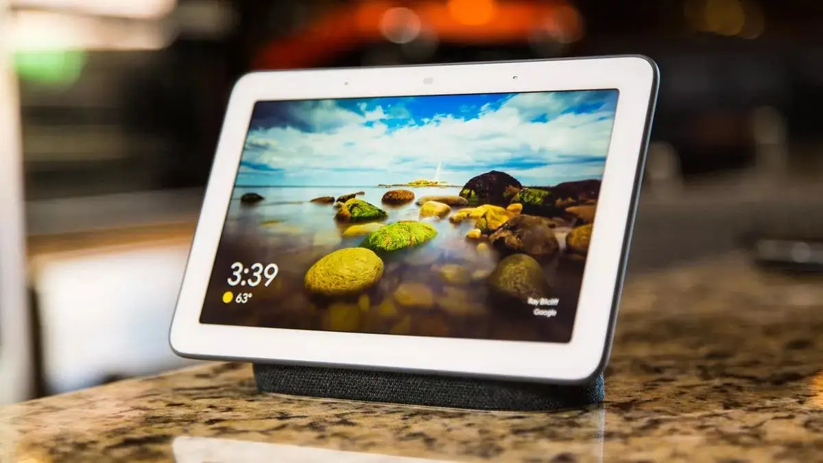 Google Assistant’s Ambient Mode turns your smartphone into smart display