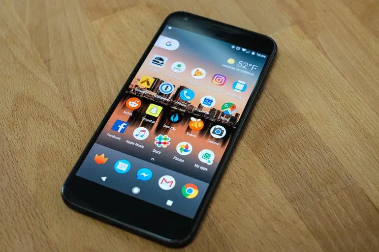 Google Pixel 2 leaks with (really) huge bezels