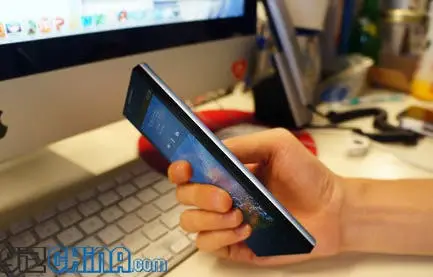 Exclusive! Real photos of the Oppo Find 5 Leaked! Quad-core, 1920 x 1080 display!