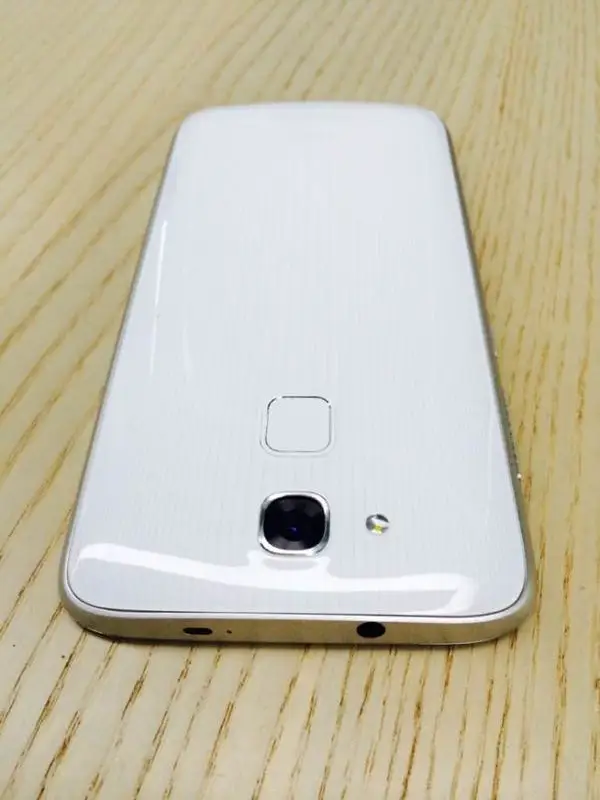 Huawei Honor 6 leaked with rear fingerprint scanner