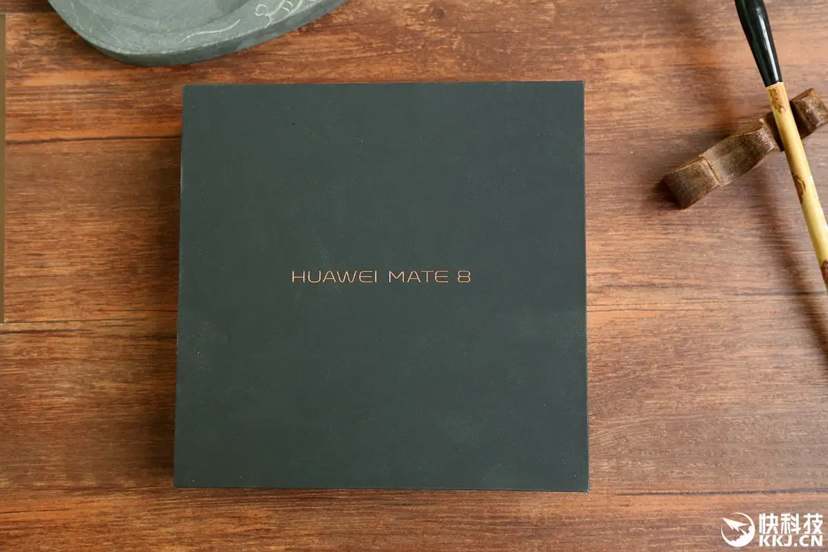 Huawei Mate 8 in photos
