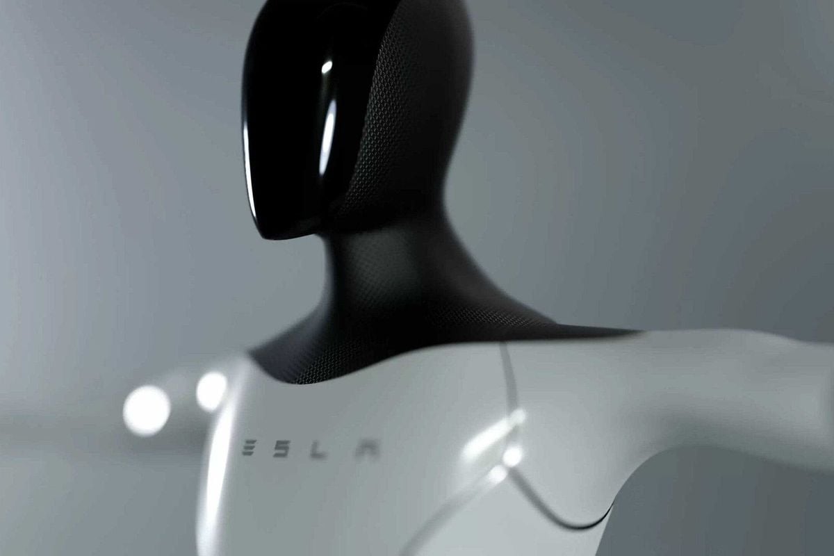 Elon Musk Proves Tesla Humanoid Robots Will Start Production Next Year