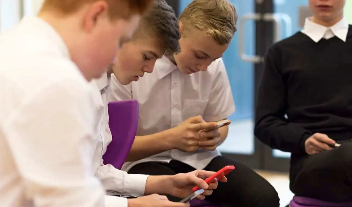 Best Smartphones For Students: What Models Do Students Look For In Summer?