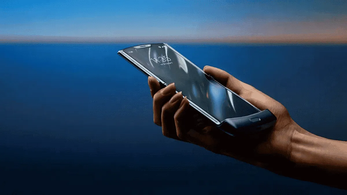 Motorola Razr 3 Might Lose The Race To Galaxy Z Flip4