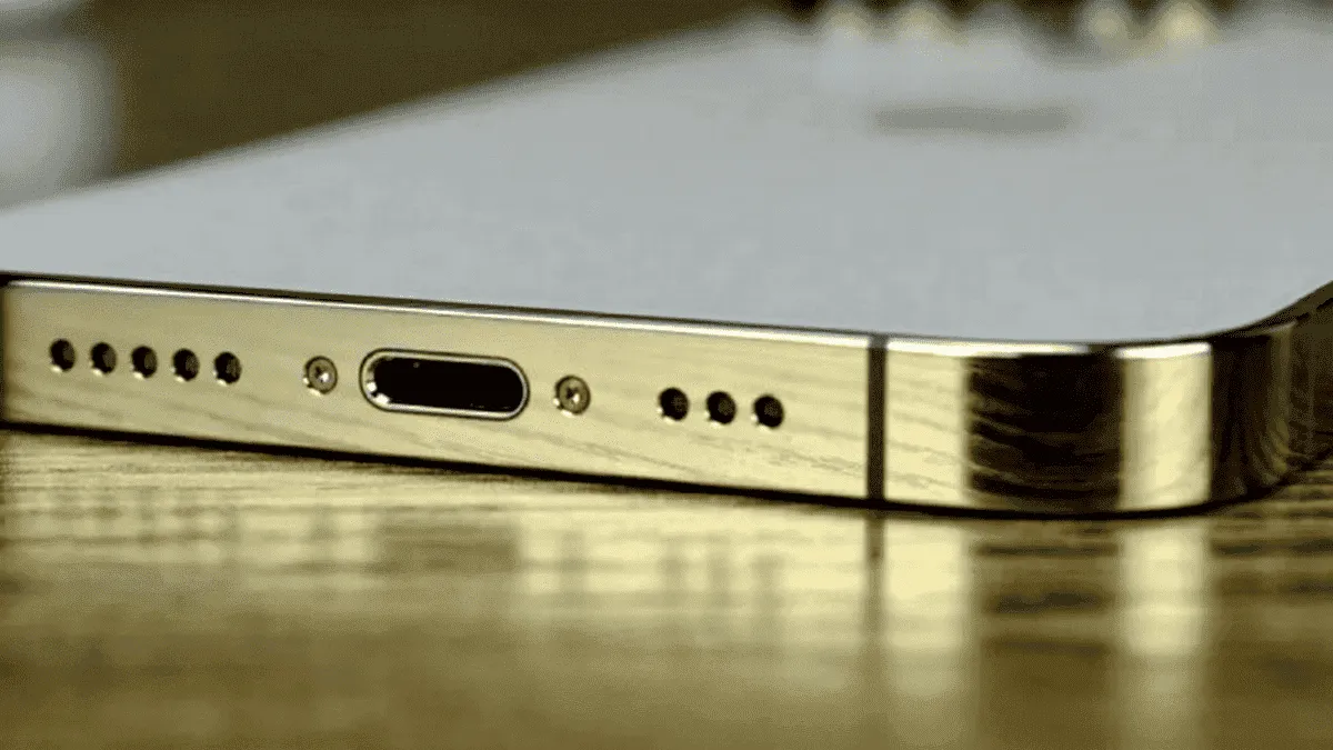 Gurman: iPhone 14 sticks with Lightning, iPhone 15 begins transition to USB Type-C