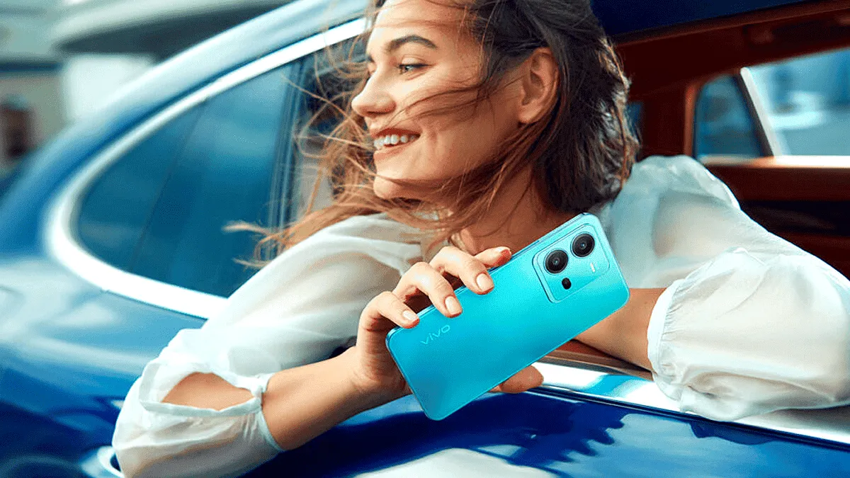 Vivo V25 / Pro unveiled with amazing cameras and color-changing back