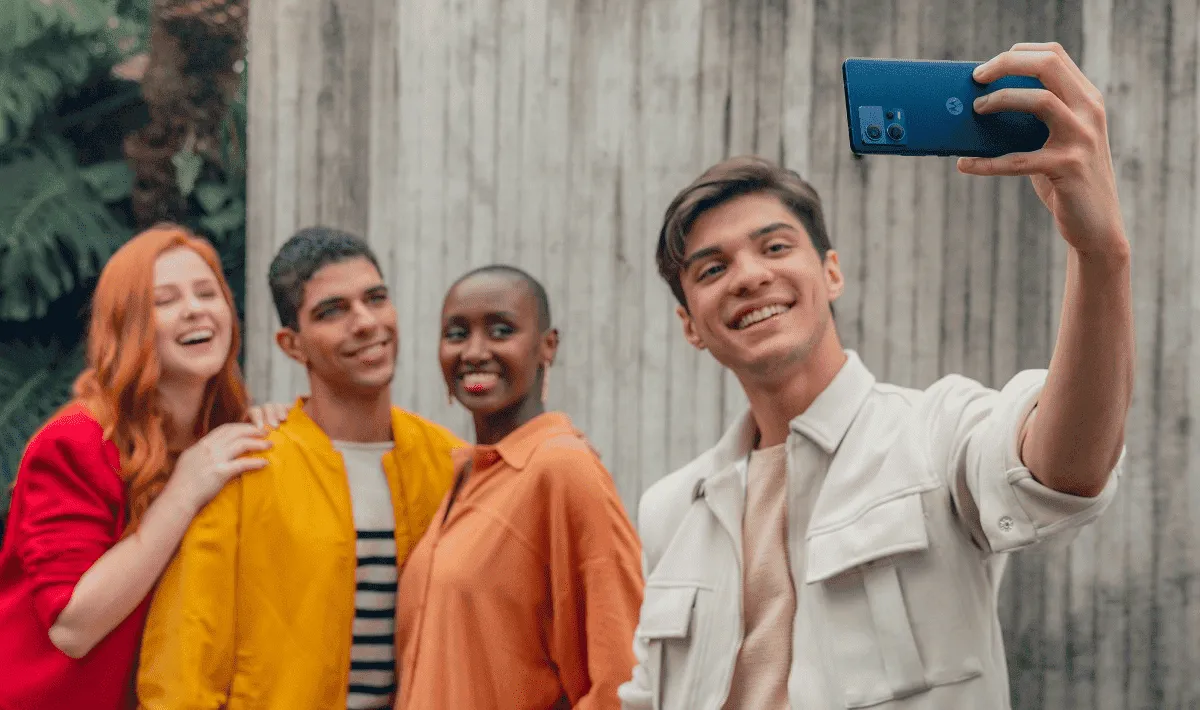 Motorola Edge 30 Fusion lands with SD888+, Edge 30 Neo tags along
