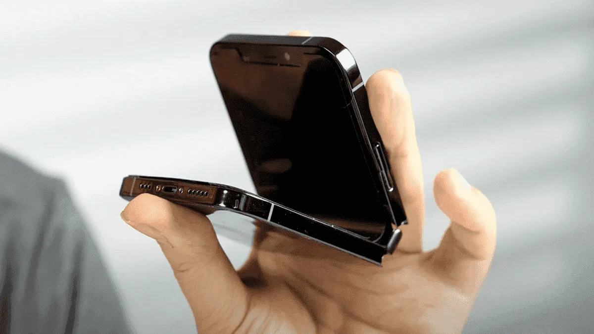 iPhone V: The foldable iPhone turns out to be a real DIY project