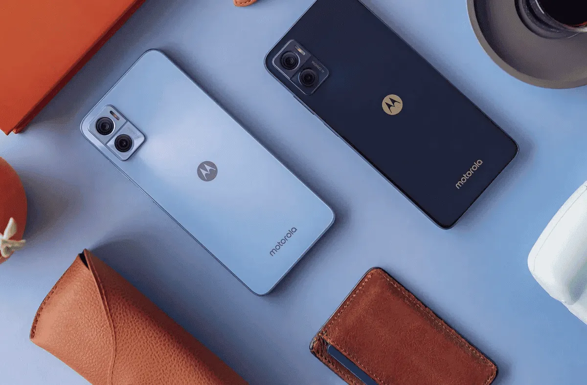 Moto E13 render exposed: LED flash disguised as a camera