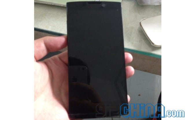 Spy photos: Innos D10 phone has 6000mAh battery!