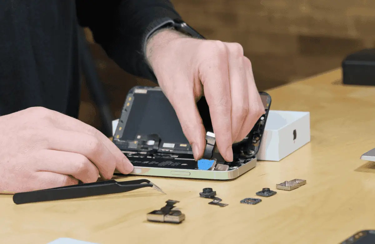 iFixit: iPhone 12 camera cannot be replaced by third-party repairers