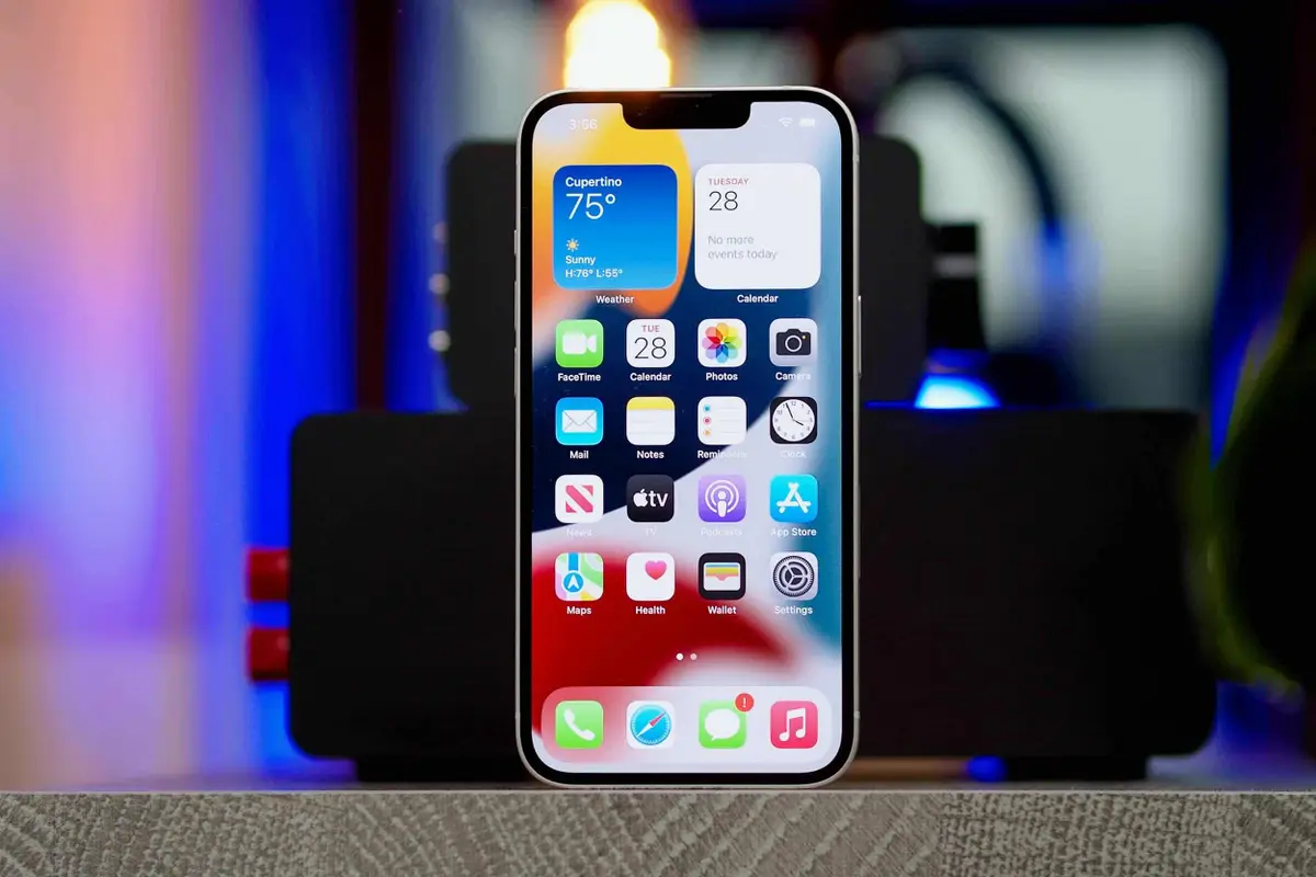Top 5 iPhone 14 "innovations" that Apple copied from Android