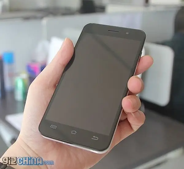 Exclusive: JiaYu G4 Hands on photos!