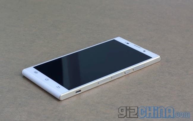 Exclusive: First real photos of the JiaYu G6