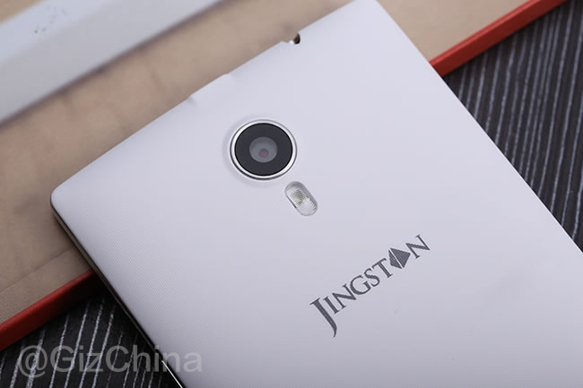 The Jingston A555 looks like an overpriced Oppo Find 7 clone