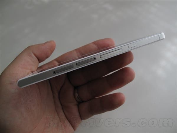 Leaked: Huawei Ascend P6 first hands on photos!