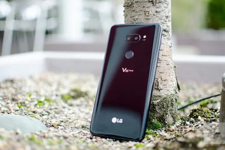LG V35 ThinQ with 6-inch OLED screen, 16-megapixel dual camera goes official