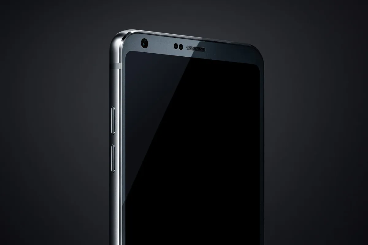 New LG G6 images appear, focus on its "Always On" display
